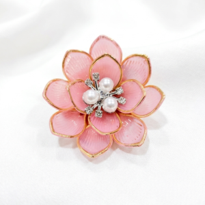 Flower petals rubber band and center clip