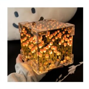 Cube Tulip Lamp
